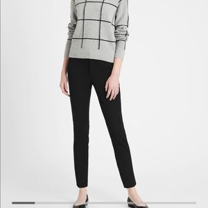 Mid-Rise Skinny Sloan Pant